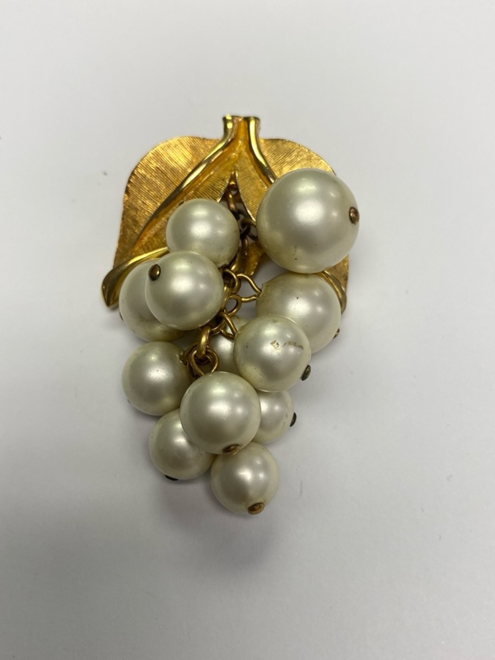Vintage park lane Gold-Tone Faux Pearl Cluster Brooch - White Pearlescent
